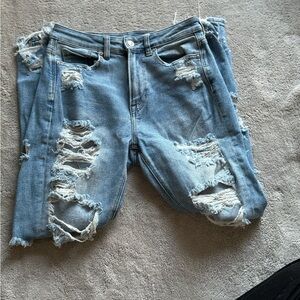 Distressed skinny jeans